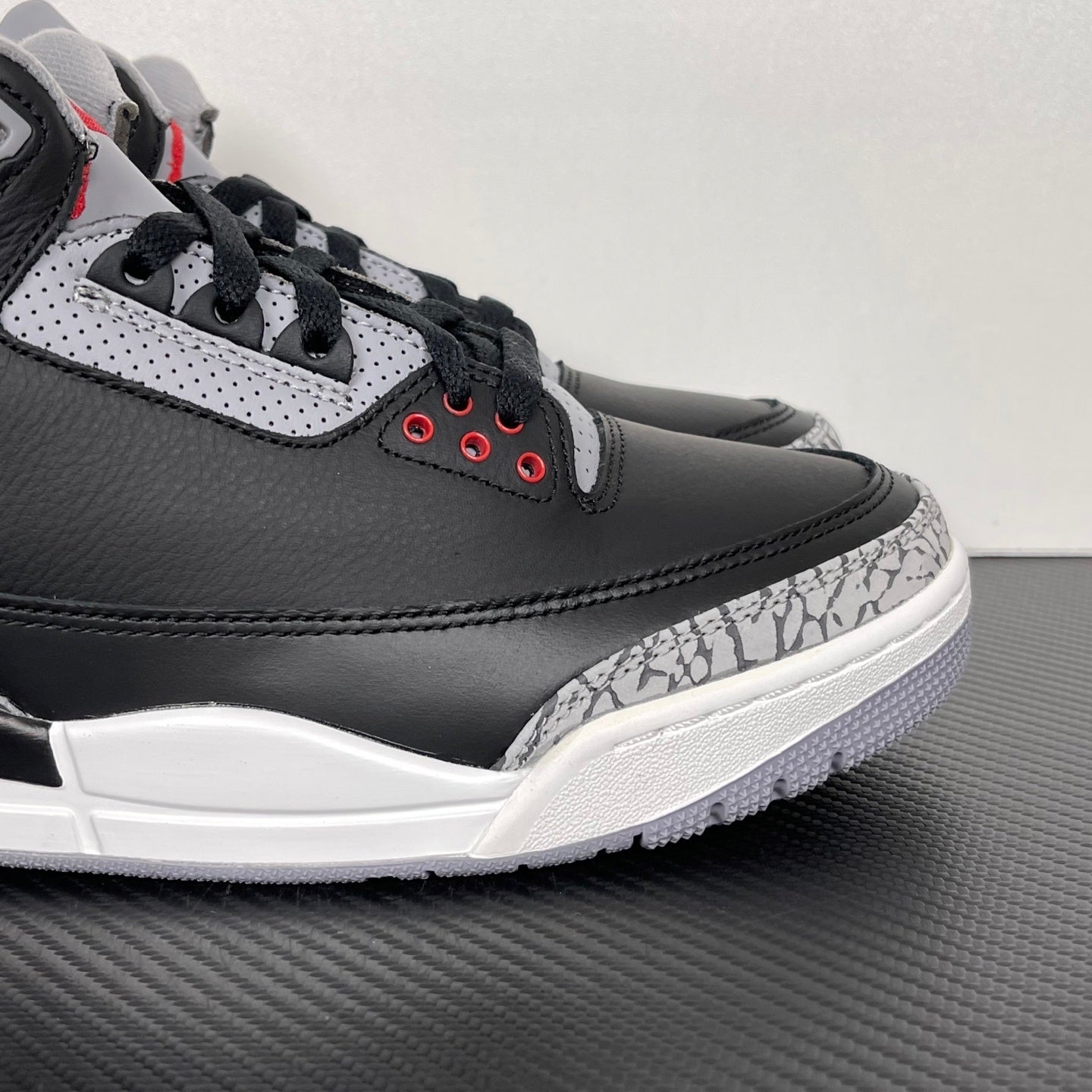 Jordan 3 Black Cement