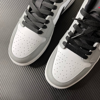 Jordan 1  low Cinza e Preto
