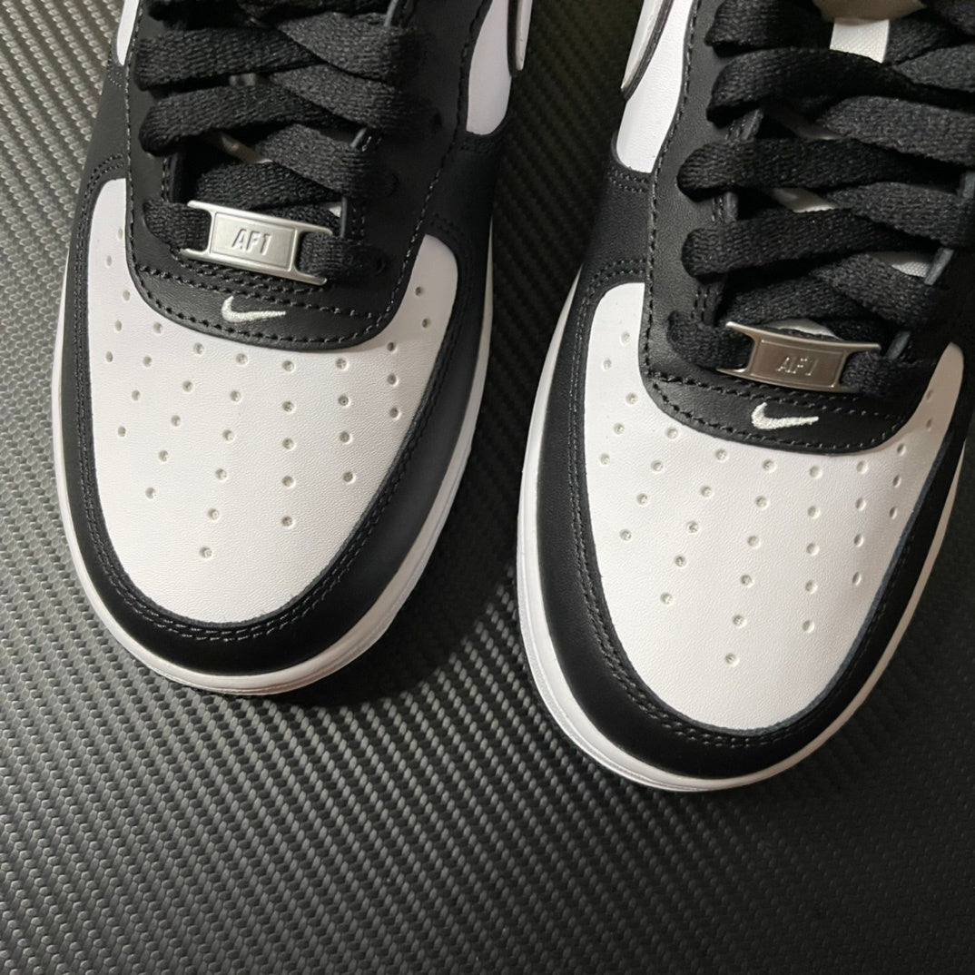 Nike Air Force 1  Panda
