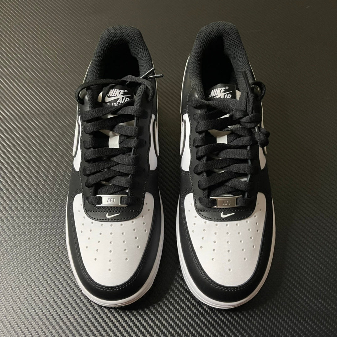 Nike Air Force 1  Panda