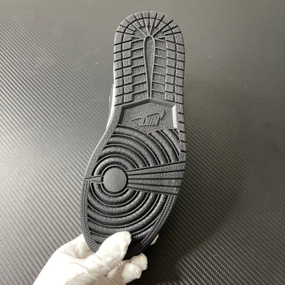 Jordan 1  low Cinza e Preto